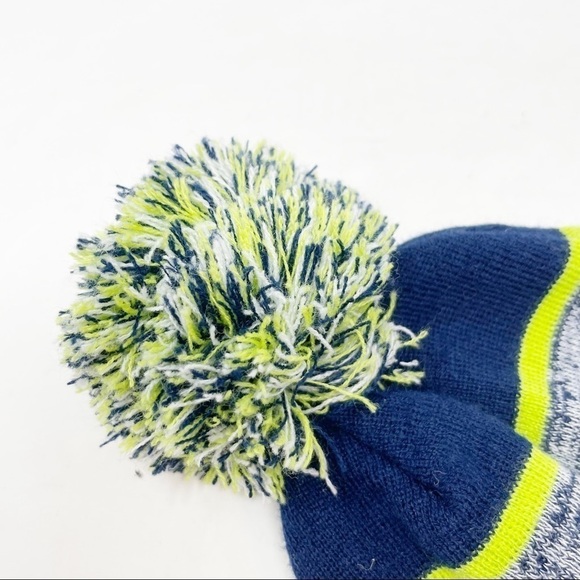 SEATTLE Blue Green White Unisex Beanie Intarsia Knit Pom Pom 100% Acrylic - Picture 3 of 5